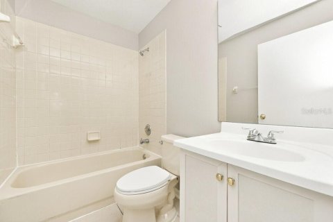 Villa ou maison à louer à Apollo Beach, Floride: 3 chambres, 141.86 m2 № 2380457 - photo 15