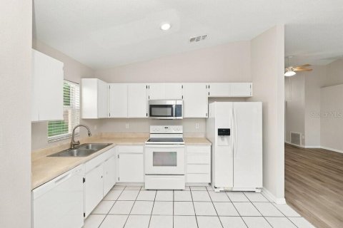 Villa ou maison à louer à Apollo Beach, Floride: 3 chambres, 141.86 m2 № 2380457 - photo 5