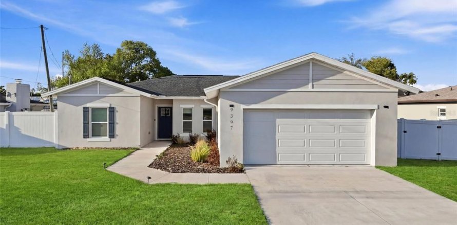 Villa ou maison à Spring Hill, Floride 3 chambres, 148.64 m2 № 2093053