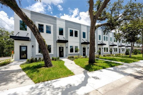 Adosado en venta en Tampa, Florida, 3 dormitorios, 121.42 m2 № 1882901 - foto 1