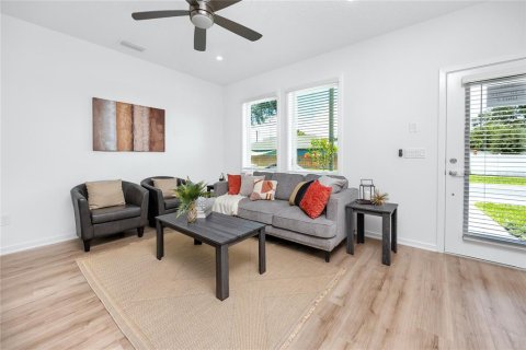 Adosado en venta en Tampa, Florida, 3 dormitorios, 121.42 m2 № 1882901 - foto 12
