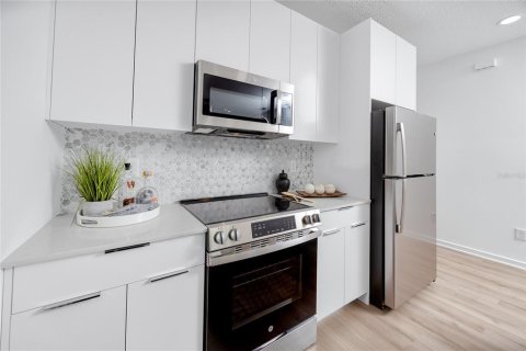 Adosado en venta en Tampa, Florida, 3 dormitorios, 121.42 m2 № 1882901 - foto 19