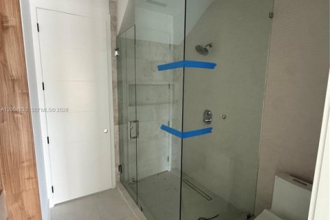House in Miami, Florida 4 bedrooms № 2069790 - photo 8
