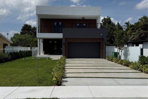 Villa ou maison à Miami, Floride 4 chambres № 2069790