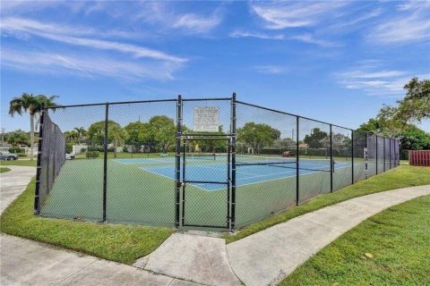 Copropriété à louer à Oakland Park, Floride: 2 chambres, 84.54 m2 № 2432278 - photo 4