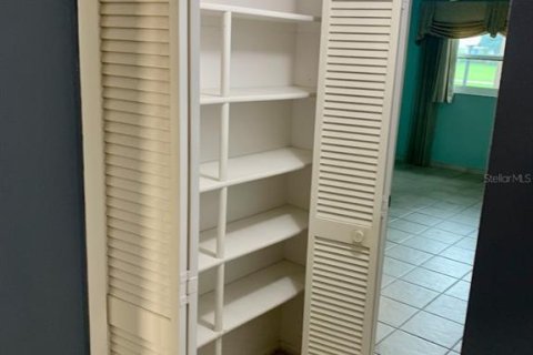 Снять в аренду кондоминиум в Порт-Шарлотт, Флорида 7 комнат, 96.99м2, № 1915051 - фото 14