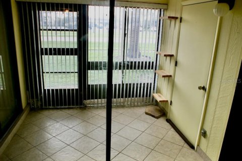Снять в аренду кондоминиум в Порт-Шарлотт, Флорида 7 комнат, 96.99м2, № 1915051 - фото 5