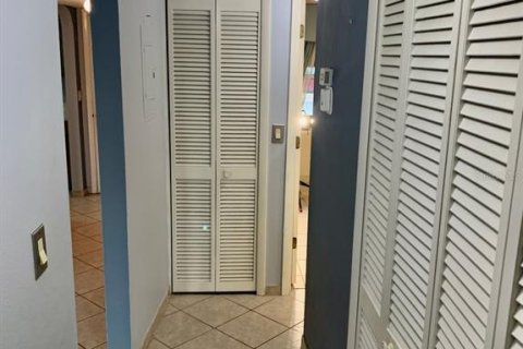 Снять в аренду кондоминиум в Порт-Шарлотт, Флорида 7 комнат, 96.99м2, № 1915051 - фото 15