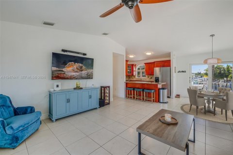 House in Key Largo, Florida 4 bedrooms, 180.6 sq.m. № 2003561 - photo 6