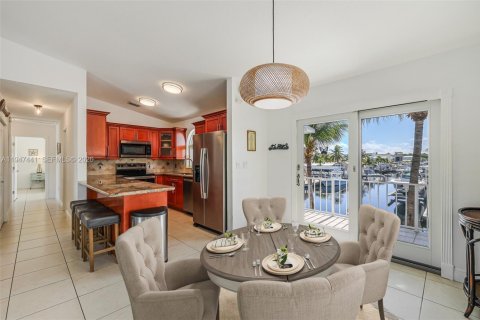 House in Key Largo, Florida 4 bedrooms, 180.6 sq.m. № 2003561 - photo 7