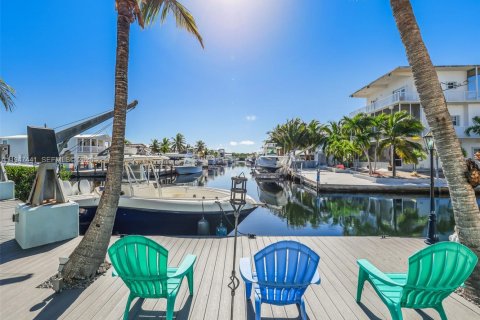 House in Key Largo, Florida 4 bedrooms, 180.6 sq.m. № 2003561 - photo 24