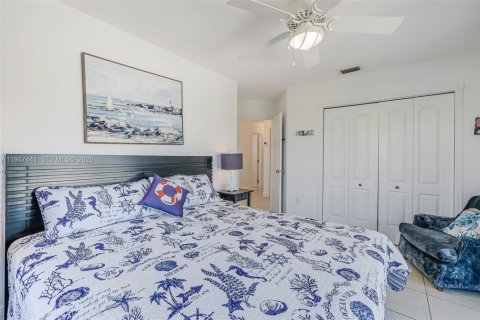 House in Key Largo, Florida 4 bedrooms, 180.6 sq.m. № 2003561 - photo 18