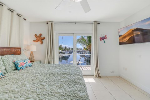 House in Key Largo, Florida 4 bedrooms, 180.6 sq.m. № 2003561 - photo 14