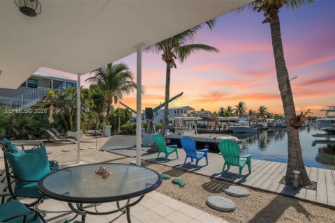 House in Key Largo, Florida 4 bedrooms, 180.6 sq.m. № 2003561