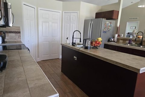 Casa en venta en Kissimmee, Florida, 4 dormitorios, 207.73 m2 № 1800304 - foto 25
