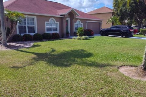 Casa en venta en Kissimmee, Florida, 4 dormitorios, 207.73 m2 № 1800304 - foto 2