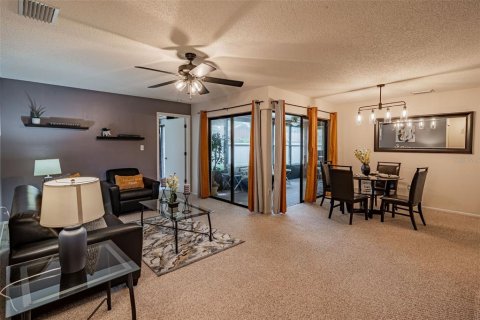 House in Orlando, Florida 3 bedrooms, 145.3 sq.m. № 1898573 - photo 5
