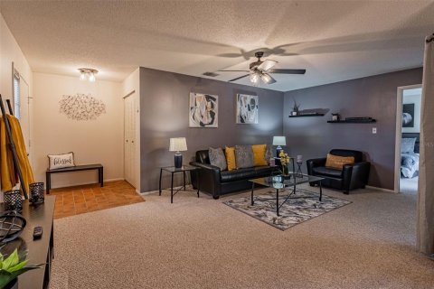 House in Orlando, Florida 3 bedrooms, 145.3 sq.m. № 1898573 - photo 6