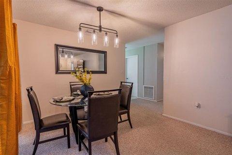 House in Orlando, Florida 3 bedrooms, 145.3 sq.m. № 1898573 - photo 12