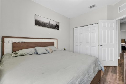 Adosado en venta en Doral, Florida, 3 dormitorios, 156.54 m2 № 2057296 - foto 23