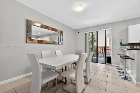 Adosado en venta en Doral, Florida, 3 dormitorios, 156.54 m2 № 2057296 - foto 8