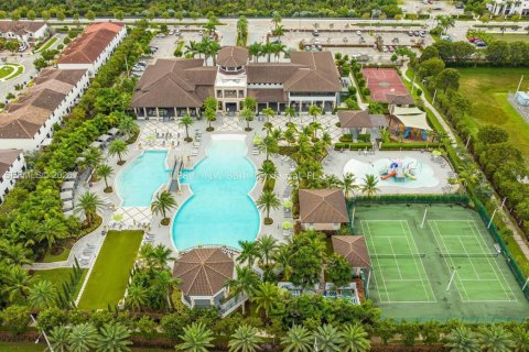 Adosado en venta en Doral, Florida, 3 dormitorios, 156.54 m2 № 2057296 - foto 28