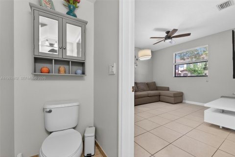 Adosado en venta en Doral, Florida, 3 dormitorios, 156.54 m2 № 2057296 - foto 7