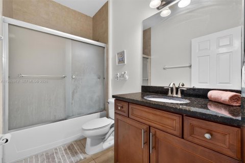 Adosado en venta en Doral, Florida, 3 dormitorios, 156.54 m2 № 2057296 - foto 24
