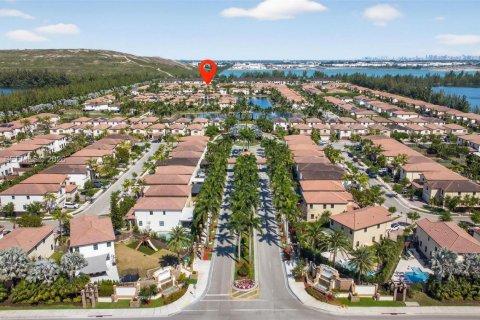 Adosado en venta en Doral, Florida, 3 dormitorios, 156.54 m2 № 2057296 - foto 27