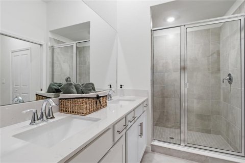 Condo in Lakewood Ranch, Florida, 2 bedrooms  № 2421896 - photo 18