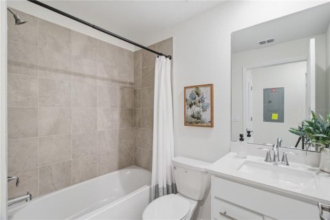 Condo in Lakewood Ranch, Florida, 2 bedrooms  № 2421896 - photo 24