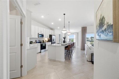 Condo in Lakewood Ranch, Florida, 2 bedrooms  № 2421896 - photo 2