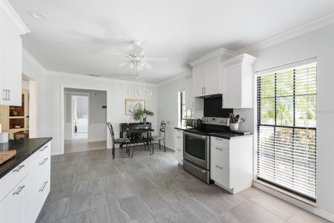 House in Englewood, Florida 2 bedrooms, 175.59 sq.m. № 1677675 - photo 7