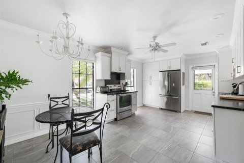 House in Englewood, Florida 2 bedrooms, 175.59 sq.m. № 1677675 - photo 6