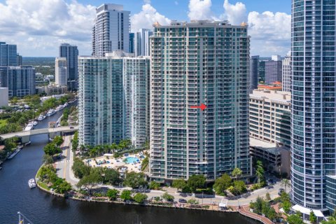 Condo in Fort Lauderdale, Florida, 2 bedrooms  № 2407927