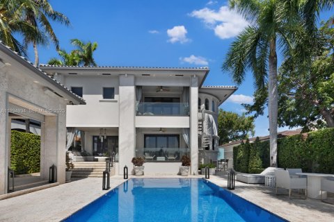 Casa en venta en Miami Beach, Florida, 6 dormitorios, 577.02 m2 № 1993771 - foto 8