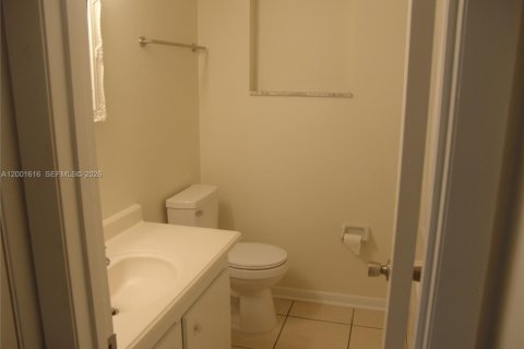 House in Indiantown, Florida 3 bedrooms, 140.47 sq.m. № 2069241 - photo 8