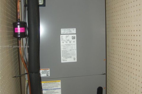 House in Indiantown, Florida 3 bedrooms, 140.47 sq.m. № 2069241 - photo 21