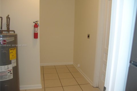 House in Indiantown, Florida 3 bedrooms, 140.47 sq.m. № 2069241 - photo 20