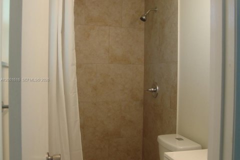 House in Indiantown, Florida 3 bedrooms, 140.47 sq.m. № 2069241 - photo 12