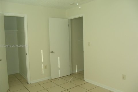 House in Indiantown, Florida 3 bedrooms, 140.47 sq.m. № 2069241 - photo 6