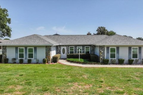 House in Ocala, Florida 4 bedrooms, 195.84 sq.m. № 2198685