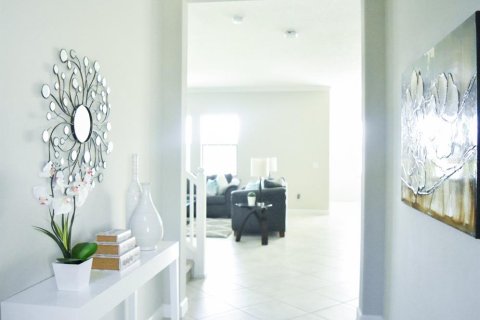House in Riverview, Florida 5 bedrooms, 360.93 sq.m. № 1810593 - photo 14