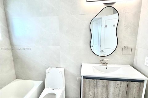 Casa en venta en Miami Gardens, Florida, 4 dormitorios, 155.89 m2 № 2023472 - foto 6