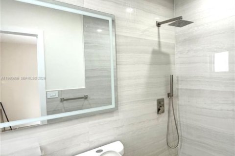 Casa en venta en Miami Gardens, Florida, 4 dormitorios, 155.89 m2 № 2023472 - foto 7