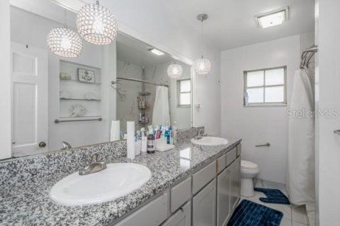Villa ou maison à vendre à Tampa, Floride: 4 chambres, 205.31 m2 № 2356074 - photo 12