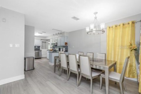 Villa ou maison à vendre à Tampa, Floride: 4 chambres, 205.31 m2 № 2356074 - photo 10
