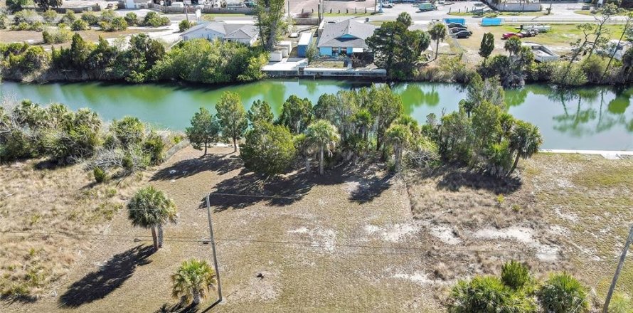 Terreno en Hernando Beach, Florida № 2099334