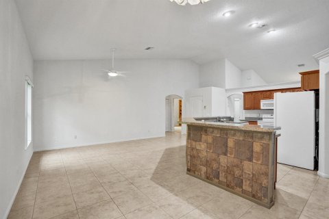 House in Port St. Lucie, Florida 3 bedrooms, 219.25 sq.m. № 2389556 - photo 14