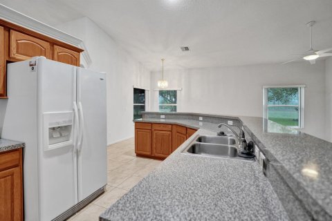 House in Port St. Lucie, Florida 3 bedrooms, 219.25 sq.m. № 2389556 - photo 20